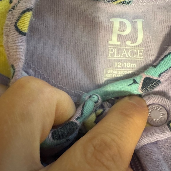 The Children's Place Zipper Sleepers / Valentine’s Day, Easter, St. Patrick’s - Picture 7 of 8